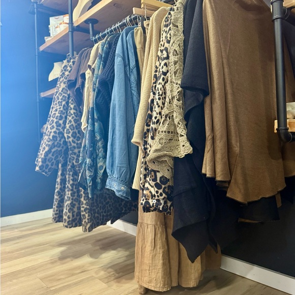 Meet your Posher, Julie - Picture 5 of 7